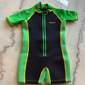 Sporti Kid’s UPF 50+ Minnow Short Sleeve Thermal Suit Size 7/8